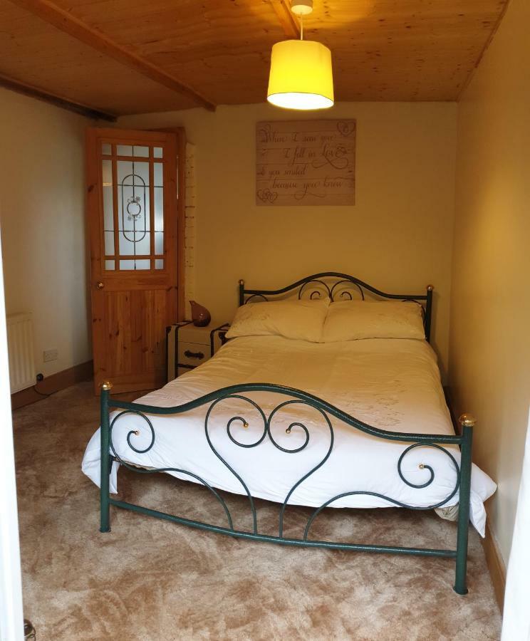 Mona Villa Holiday Home Caulderton ภายนอก รูปภาพ